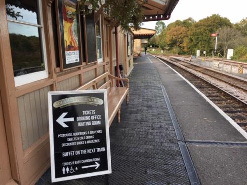 South Devon Railway - Steam Railway Journey between Buckfastleigh and Totnes 